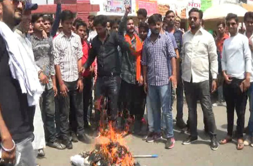 AMU: टॉयलेट में लगाई जिन्ना की तस्वीर, सोशल मीडिया पर हो रही वायरल