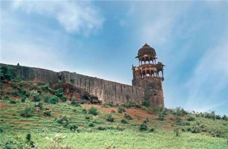 bajrangarh kila, guna fort, historical palce, guna news, theft, stolen, guna patrika, patrika bhopal,