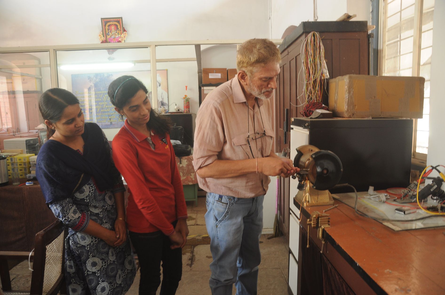 unique story of solar plant use in mp's college