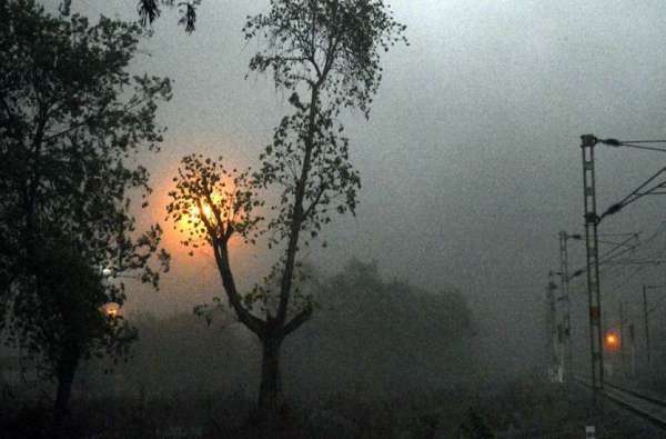 बारिश की हल्की बौछार भी हुई