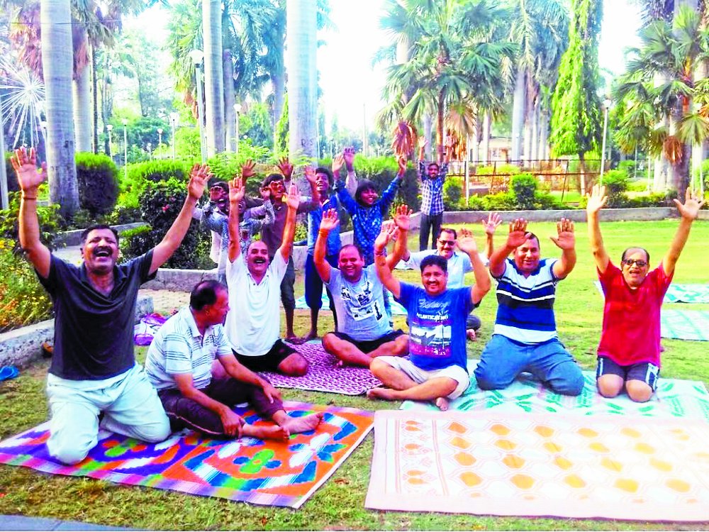 world laughter day satna news in hindi