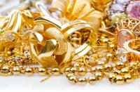 Absconding 1.5 kg gold from businessman in bhilwara