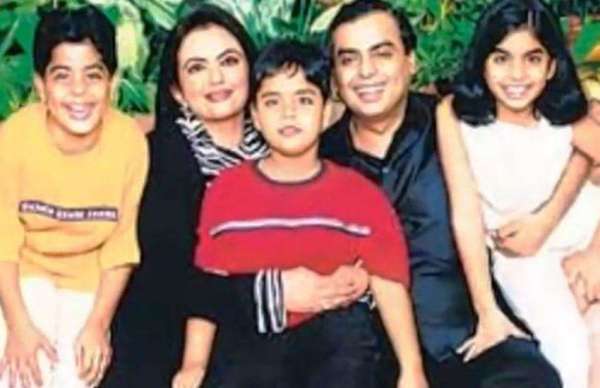 Isha Ambani childhood pics