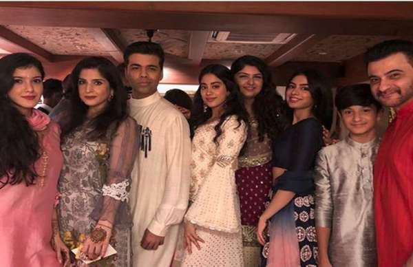 सातवें आसमान पर हैं सोनम! मेहंदी की रस्म में दिखी सोनम-आनंद की लाजवाब केमिस्ट्री