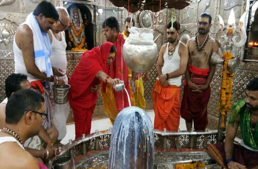आंधी तूफान राेकने के लिए इल्म की नगरी देवबंद में की गई विशेष पूजा अर्चना