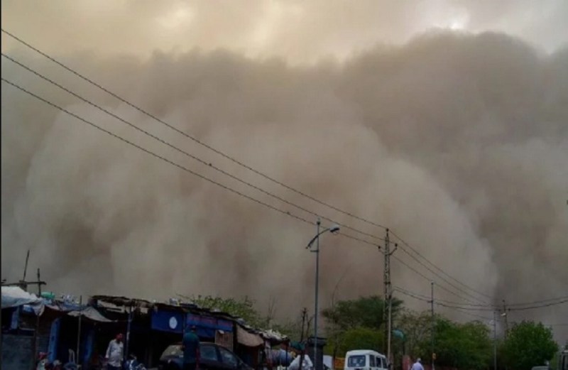 sandstorm hit northern India