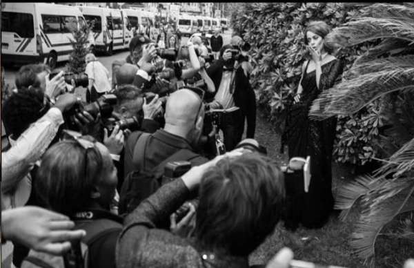 Cannes 2018: सब्यसाची की डिजाइनर साड़ी में जच रही कंगना रनौत