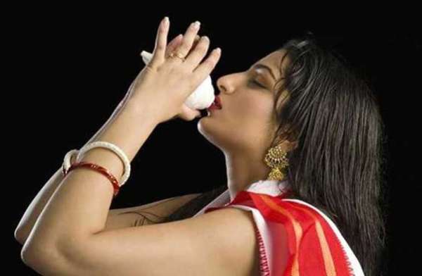शंख बजाने से संवरती सेहत