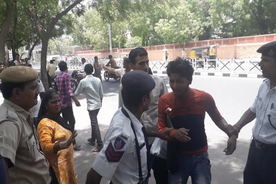 युवक ने दिनदहाड़े दिया वारदात को अंजाम, कि युवक की मां को भी करना पड़ा गिरफ्तार