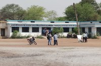 CG Ajab Gajab : कन्या हायर सेकंडरी स्कूल में लगती है लड़कों की क्लास, पढि़ए खबर...