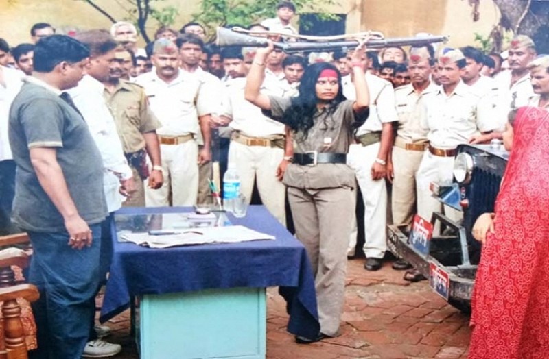 wife of Dacoit chhaviram made sub inspector to son