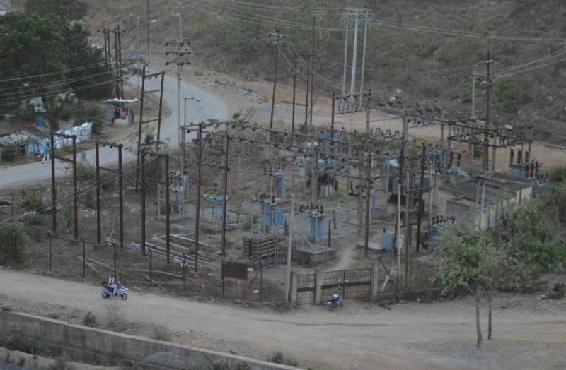 लो वोल्टेज ने रोका बेरोजगारों को कुटीर उद्योग लगाने से, पिछले दस सालों से तमनार के तीन वार्ड में समस्या