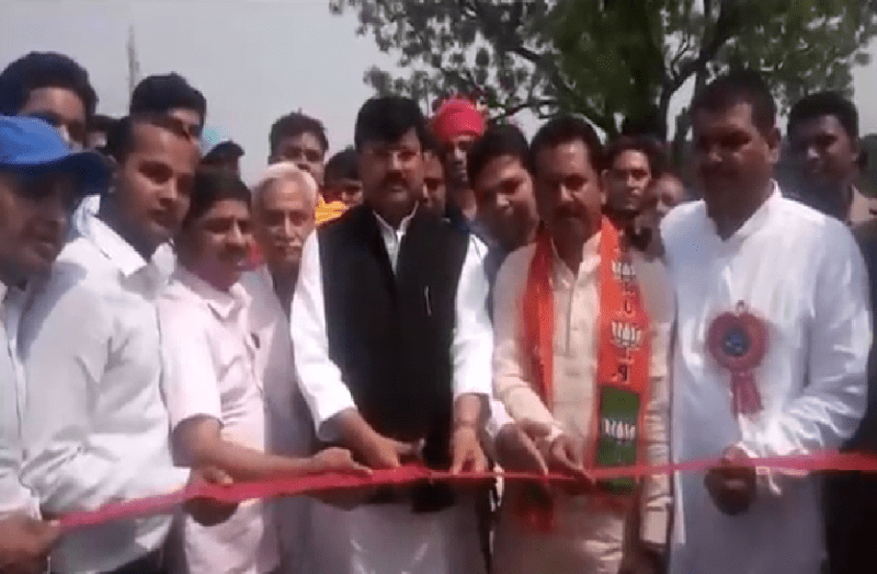 UP karagar mantri inaugurated cricket tournament