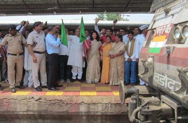 Weekly Express Indore and Puri 