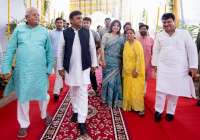 Akhilesh Dimple attends marriage party