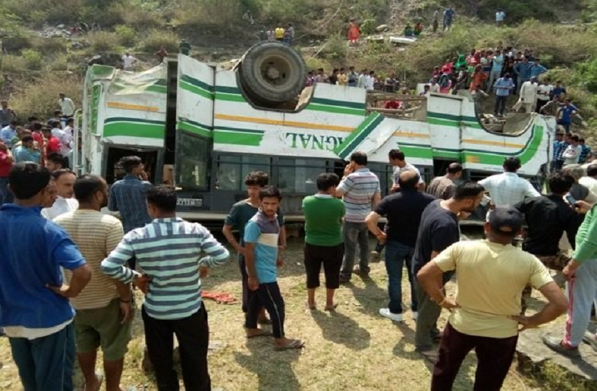 Bus fallen from cliff in himachal pradesh sirmour