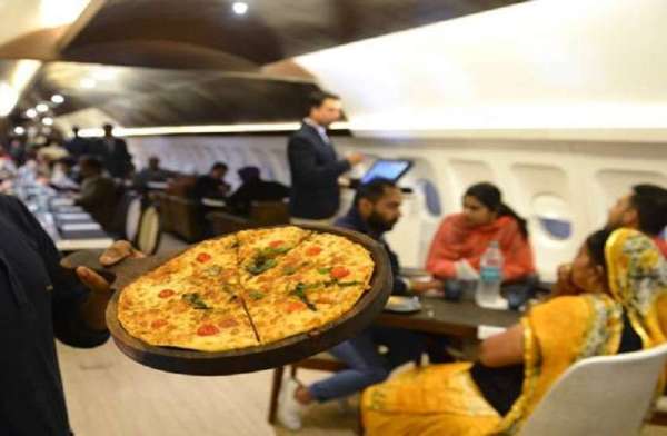 plane turned into restaurant