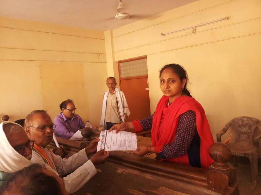 कांग्रेसजन एसडीएम को ज्ञापन देते