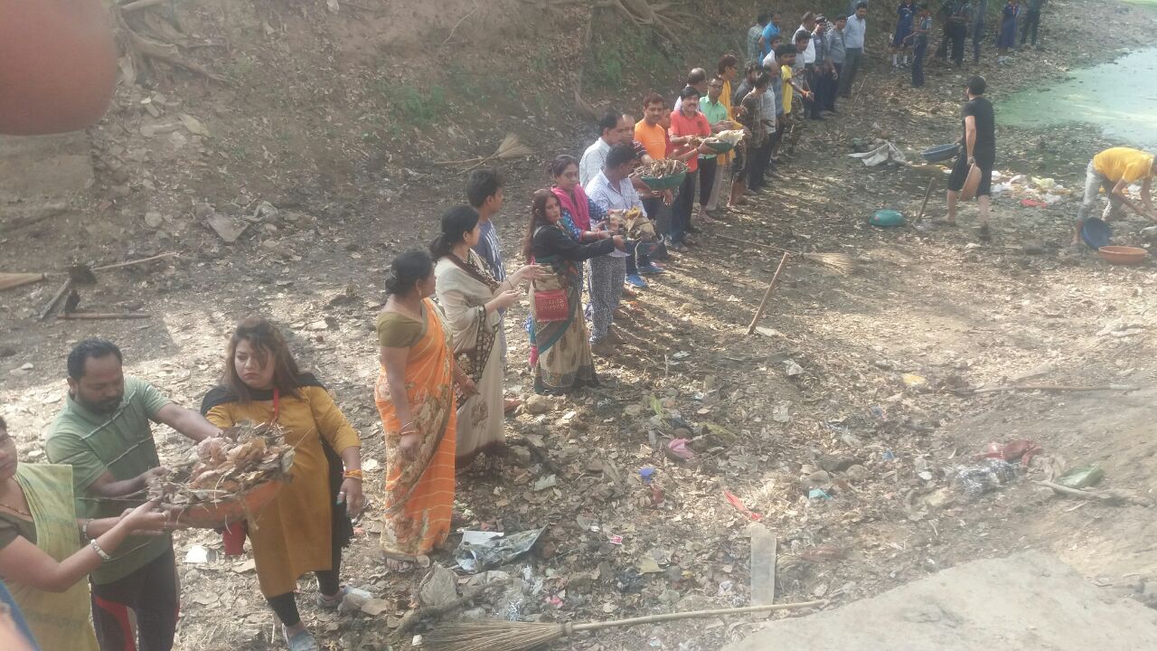 Patrika Amritam Jalam, cleanliness Simraul Nadi in Baba Ghat katni