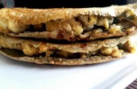 stuffed moongdal cheela