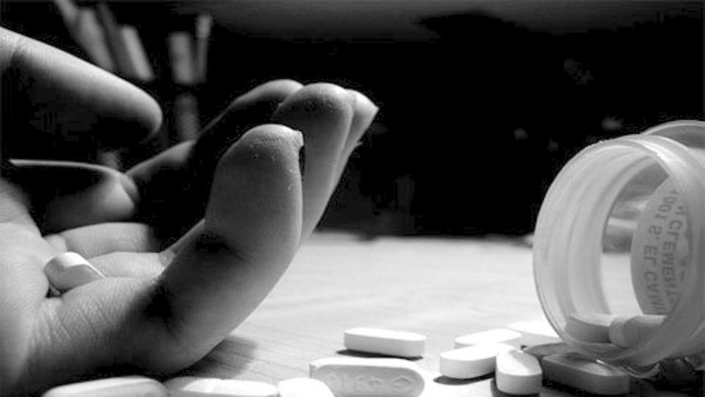girl attempts suicide after MP board results