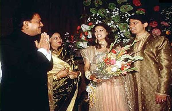 PHOTOS: माधुरी की शादी में जाह्नवी संग पहुंची थीं श्रीदेवी, देखिए शादी का पूरा एलबम