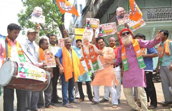 पीएम नरेन्द्र मोदी के संसदीय क्षेत्र में बीजेपी ने कैसे मनाया कर्नाटक में मिली जीत का जश्र