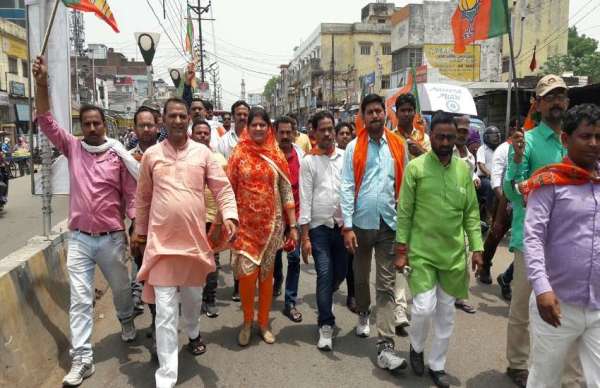 पीएम नरेन्द्र मोदी के संसदीय क्षेत्र में बीजेपी ने कैसे मनाया कर्नाटक में मिली जीत का जश्र