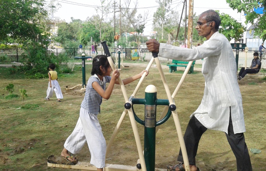 Nagar Nigam Rewa launches Open Gym in park for Morning Walkers