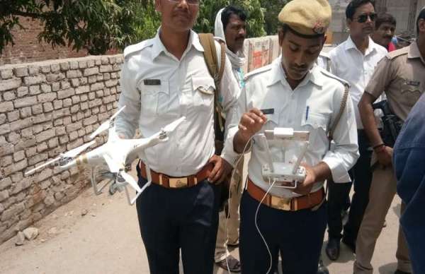 ट्रैफिक पुलिस ने ड्रोन कैमरे से की निगहबानी