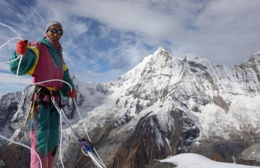 नेपाल का रहने वाला पर्वतारोही कामी रीता शेरपा