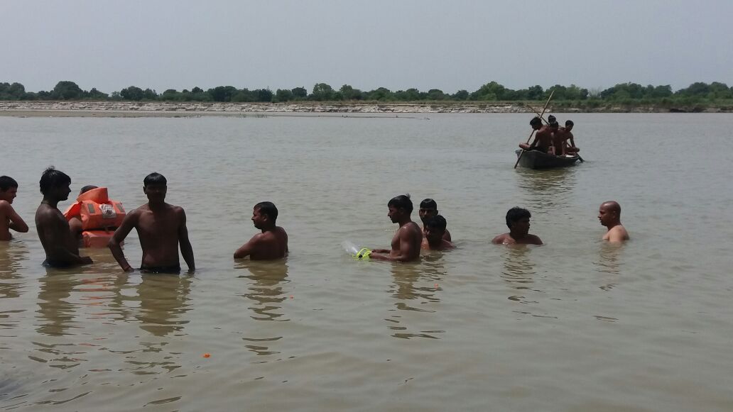 Death of a young man drowned in Sarayu river