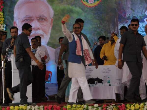 Chief Minister shivraj singh chouhan in shahdol, see picture