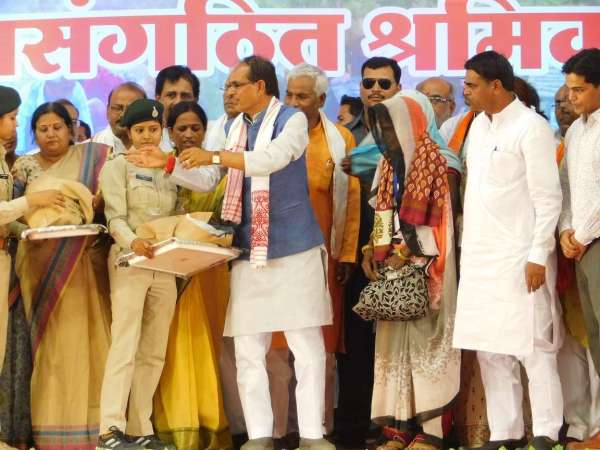 Chief Minister shivraj singh chouhan in shahdol, see picture