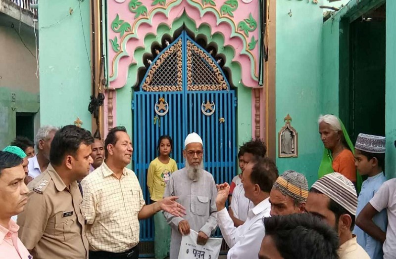 Controversy over land of mosque in hindi
