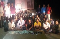 नदी किनारे चोरी-चुपके चल रहा था ये घिनौना काम, पुलिस को देखते ही हड़बड़ाए, फिर क्या हुआ, पढि़ए खबर...