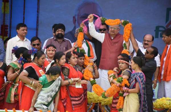 Photo Gallery : सीएम के करतला पहुंचते ही कार्यकर्ताओं में दिखा उत्साह, कुछ इस अंदाज में किया गया स्वागत...