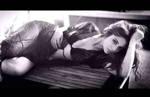 jennifer winget bikini photos