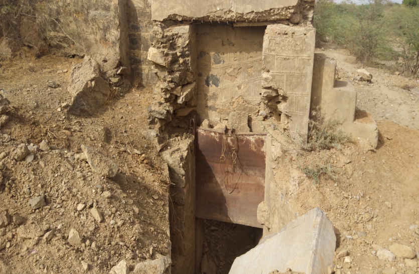 need khari dam reparing in bhilwara