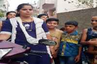 Looted purse of young woman in bhilwara