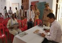 dm jhansi ordered to police in samadhan divas against bhumafia