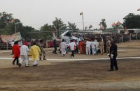 CG Political News : सीएम का उडऩखटोला पहुंचा गुरसिया, सभी आदिवासियोंं को एलपीजी देने का किया वादा