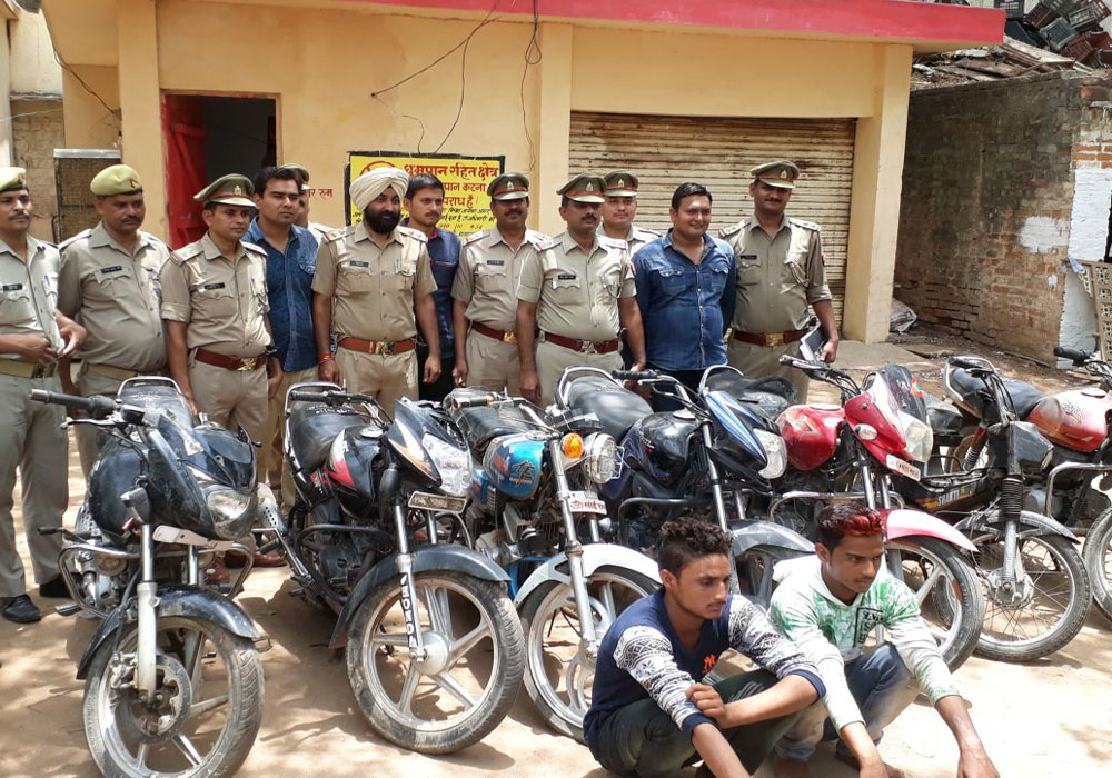 police arrest two bike thieves in jhansi