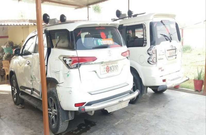 BJP MLA Sanjeev gaur Fortuner Car road accident with truck