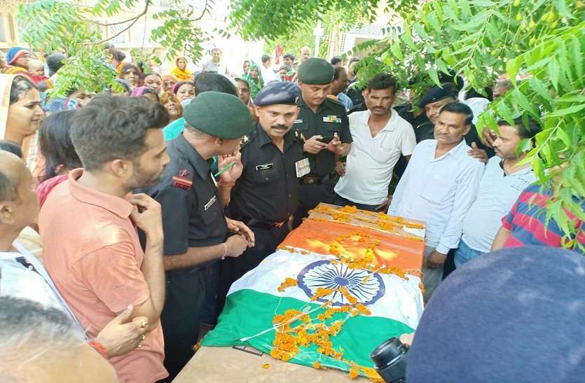 indian army soldier vinay kumar death from hear attack during training