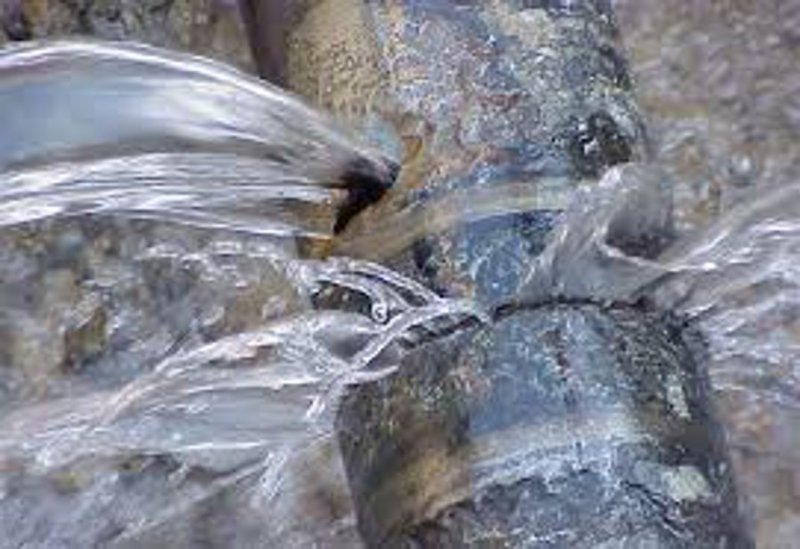 नई के चक्कर में तोड़ दी पुरानी पाइप लाइन, जसोल में पेयजल संकट