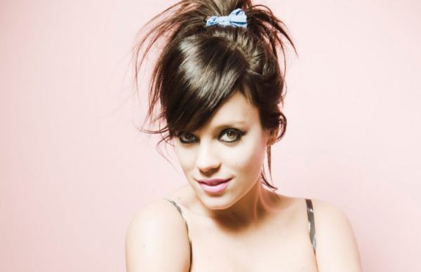 इस सिंगर को लगी शराब की ऐसी लत, वोदका और पानी में नहीं कर पाती थी फर्क