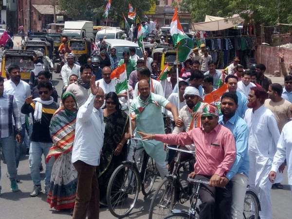 congress demonstration on rising prices of Petrol diesel