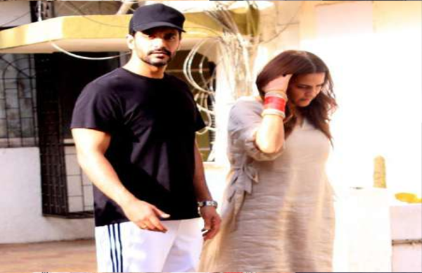 न मांग में सिंदूर, न मंगलसूत्र और बिना मेकअप के बाहर निकली नेहा धूपिया