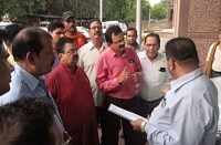 बिजली कंपनी में मजदूरों का अनिश्चित कालीन आंदोलन